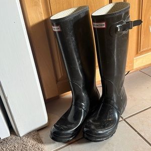 Hunter black rain boots